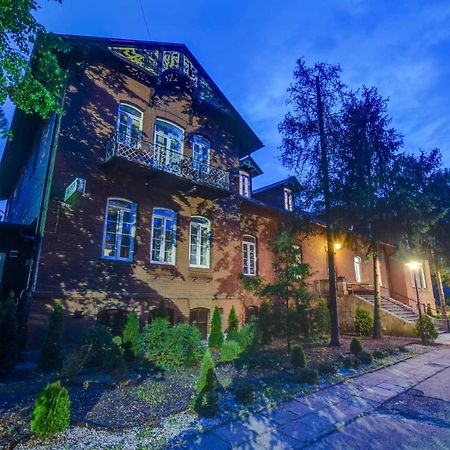 Bed and Breakfast Savoy à Spała Extérieur photo