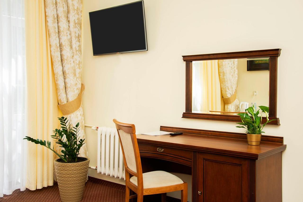 Bed and Breakfast Savoy à Spała Extérieur photo