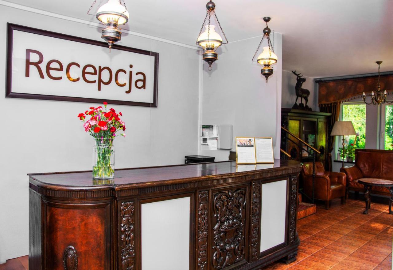 Bed and Breakfast Savoy à Spała Extérieur photo