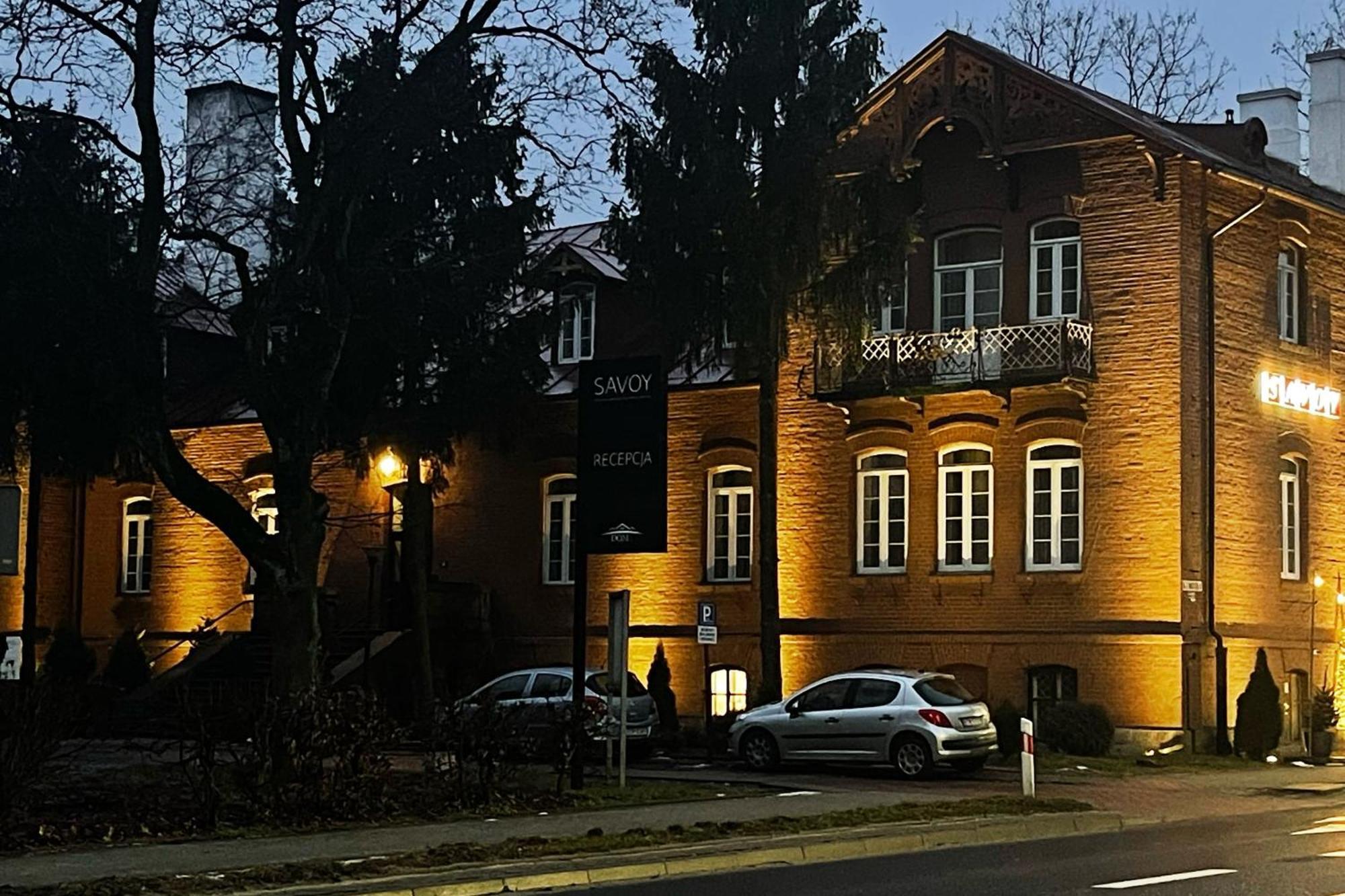Bed and Breakfast Savoy à Spała Extérieur photo